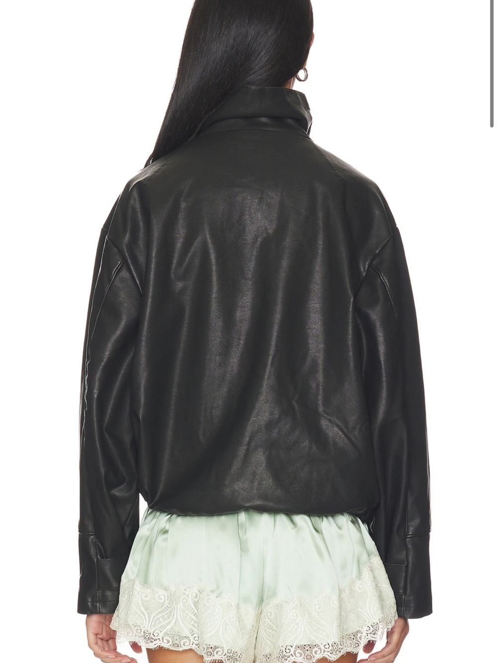 NWT Shoreline Funnel Jacket in Noir
LIONESS - Picture 3 of 6